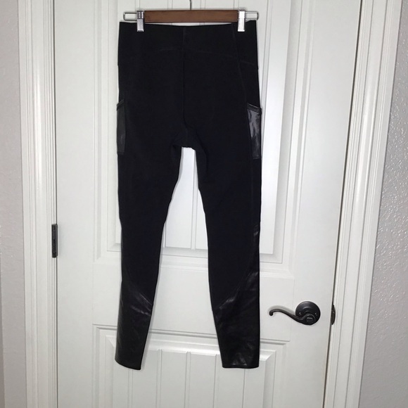 Spanx Every Wear Gloss Pocket Leggings in Black Size Small. - Picture 8 of 12